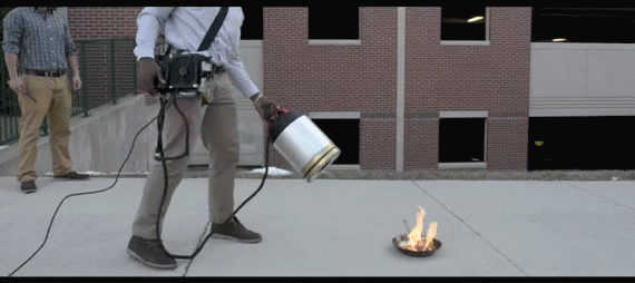 소리로 불 끄는 소화기를 만든 두 남자(동영상)