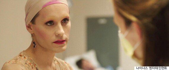 머리 자르고, 수염도 밀어버린 자레드 레토의 얼굴(사진)