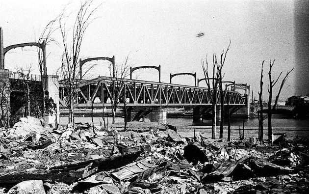 도쿄 대공습, 70년 후는 이렇게 바뀌었다(사진)