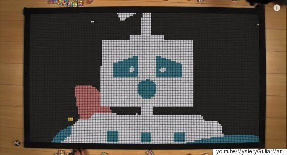 1300개의 루빅스 큐브로 만든 애니메이션(동영상)