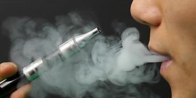 전자담배 연기 수증기 아니다...전자담배에 대한 4가지 진실