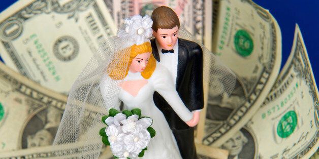 배우자에게 경제적으로 의존하는 사람은 바람피울 확률이 높다(연구)