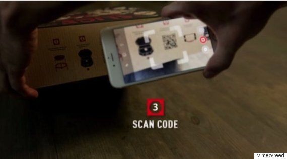 피자헛의 종이박스로 영화를 볼 수 있다(동영상)