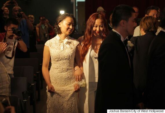 알리바바, 중국 LGBT 커플들을 LA 웨스트 할리우드에서 결혼시키다!(사진)