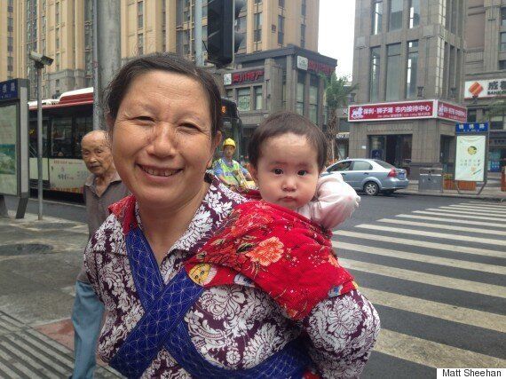 상하이 증시가 붕괴하고 있다. 중국인들은 관심을 보이는가?