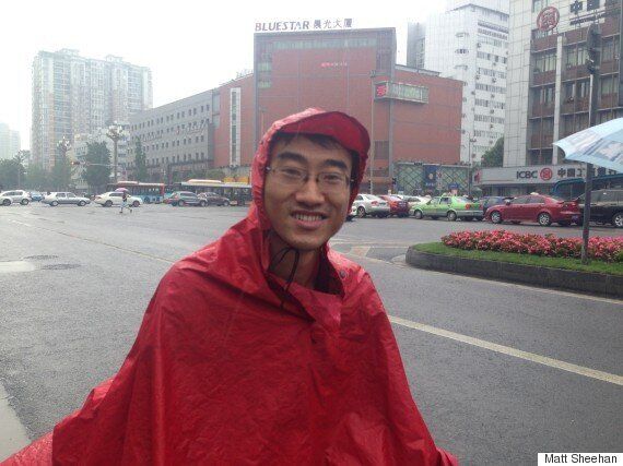 상하이 증시가 붕괴하고 있다. 중국인들은 관심을 보이는가?