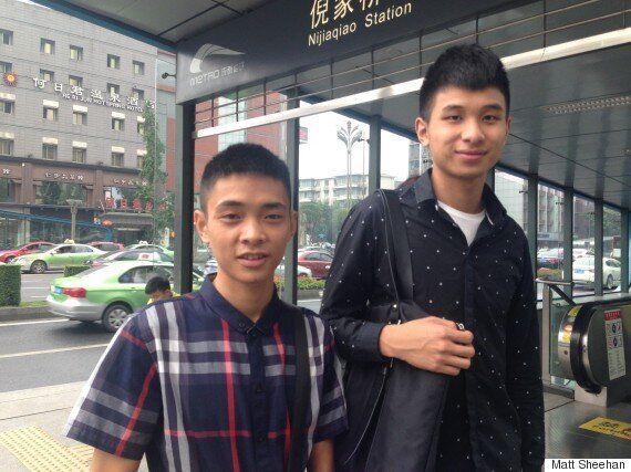 상하이 증시가 붕괴하고 있다. 중국인들은 관심을 보이는가?