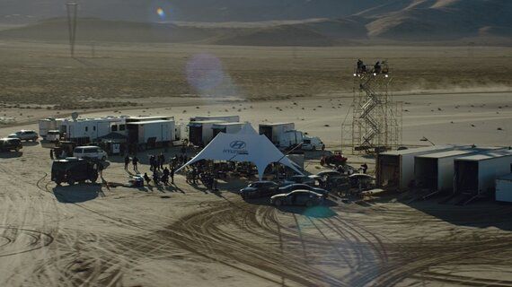 자동차로 그린 '우주로 보내는 메시지'는 어떻게 만들어졌을까