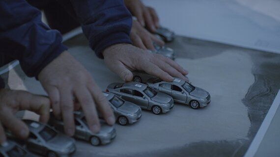 자동차로 그린 '우주로 보내는 메시지'는 어떻게 만들어졌을까