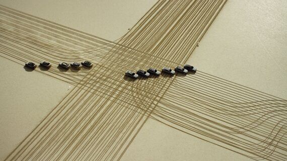 자동차로 그린 '우주로 보내는 메시지'는 어떻게 만들어졌을까