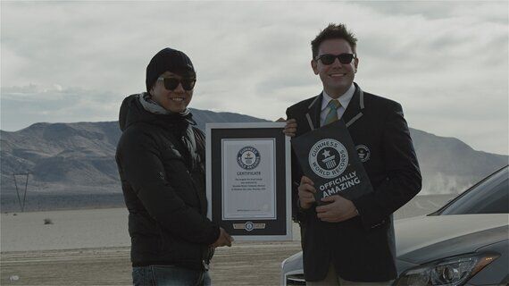 자동차로 그린 '우주로 보내는 메시지'는 어떻게 만들어졌을까