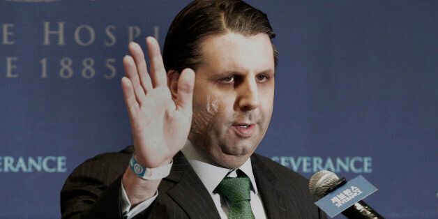 U.S. Ambassador to South Korea Mark Lippert waves after a press conference before being discharged from Severance Hospital in Seoul, South Korea, Tuesday, March 10, 2015. Lippert was set to be released Tuesday after five days in the hospital for treatment of injuries caused by a knife attack. (AP Photo/Ahn Young-joon)