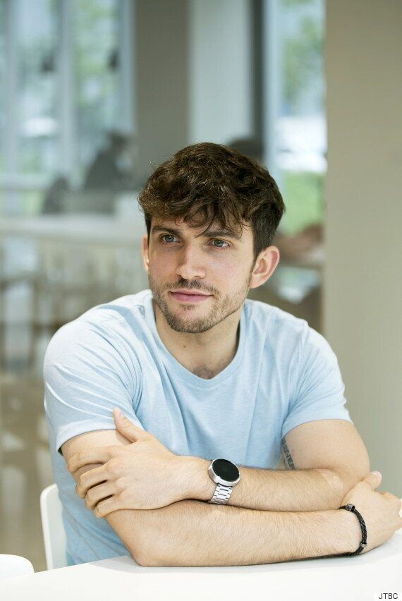 [허핑턴 인터뷰] ‘비정상회담' 그리스 대표 안드레아스(2) 경제 위기 이후, 그리스 20대들의 삶은 단순해졌다