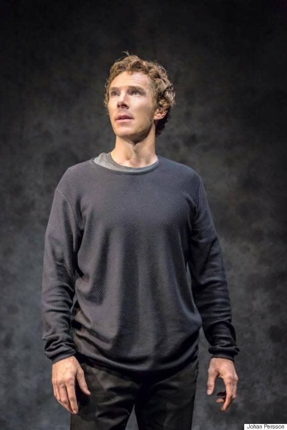 베네딕트 컴버배치가 연기하는 '햄릿' 공식 스틸 공개!(사진)