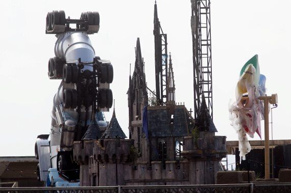 뱅크시의 디스멀랜드(Dismaland)를 가다 : 칙칙하고 암울하게 만든 디즈니랜드?(사진, 동영상)