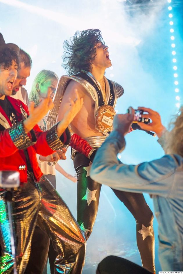 '2015년 에어 기타 월드 챔피언쉽'은 이런 광경이다(사진, 동영상)