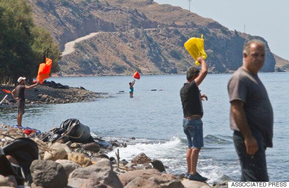 바다를 건너는 난민들, 그렇게 돈을 버는 사람들(르포)