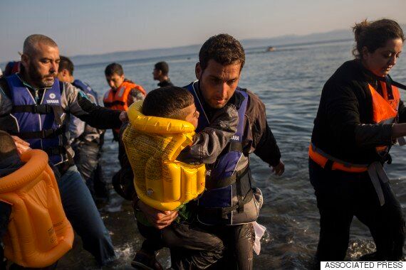 바다를 건너는 난민들, 그렇게 돈을 버는 사람들(르포)