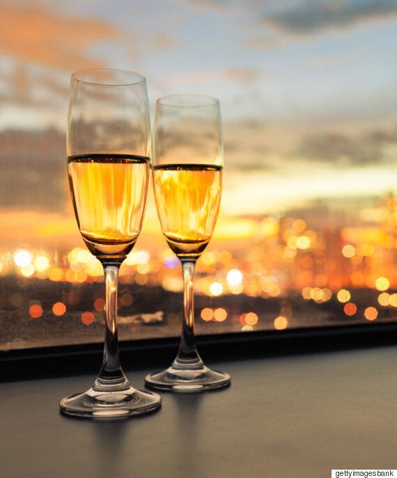 당신이 몰랐던 전 세계 술자리 예절 4