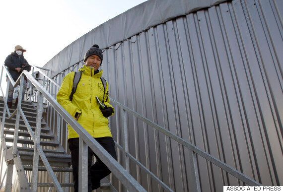 의회를 장례식장으로 만든 일본의 배우 출신 참의원(사진, 동영상)