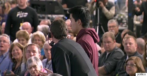 트럼프의 '허위' 주장에 반박하는 한국계 추정 대학생(동영상)