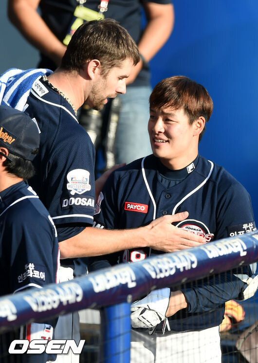 '완벽 경기력' 두산의 파도, NC 집어삼켰다