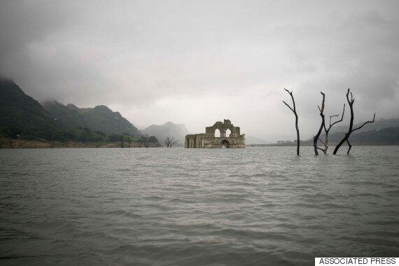 450년 된 교회가 마침내 그 모습을 드러낸 이유(사진, 동영상)
