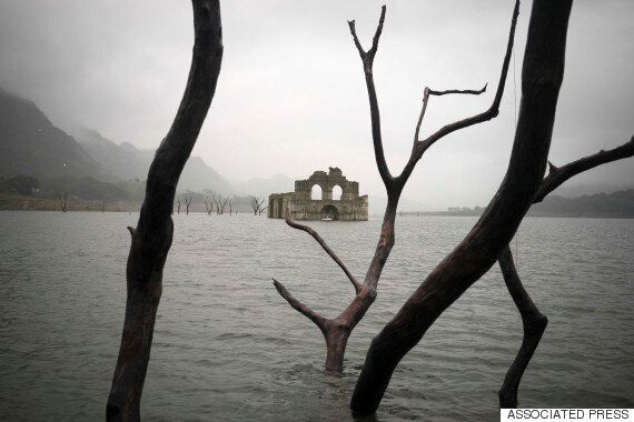 450년 된 교회가 마침내 그 모습을 드러낸 이유(사진, 동영상)