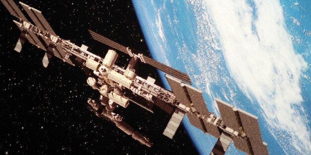 Modell der geplanten Internationalen Raumstation ISS, an der sich nahezu alle grossen Industrienationen der Erde beteiligen. Neben den USA, Russland, Japan und Kanada beteiligt sich auch Europa mit einem eigenen Modul, genannt COLUMBUS. (AP PHOTO/Fritz Reiss)