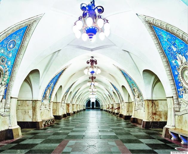 모스크바의 지하철역 내부는 그 자체로 하나의 예술이다(사진)