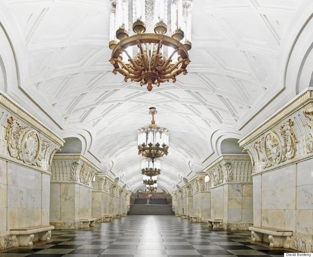 모스크바의 지하철역 내부는 그 자체로 하나의 예술이다(사진)