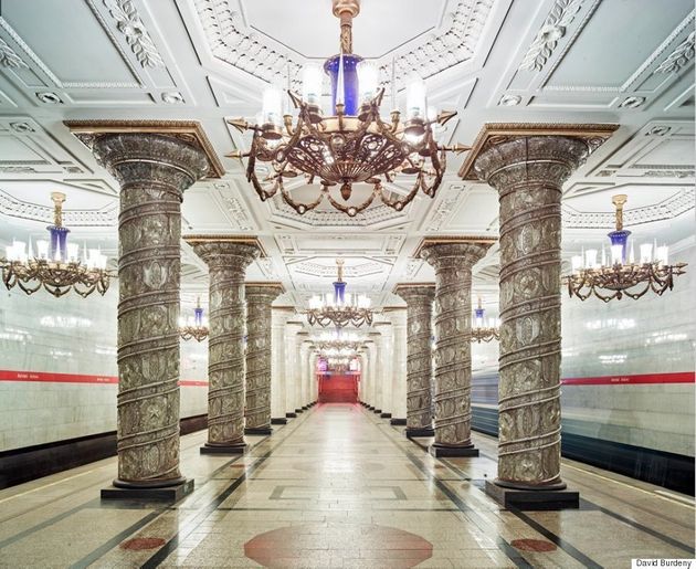 모스크바의 지하철역 내부는 그 자체로 하나의 예술이다(사진)