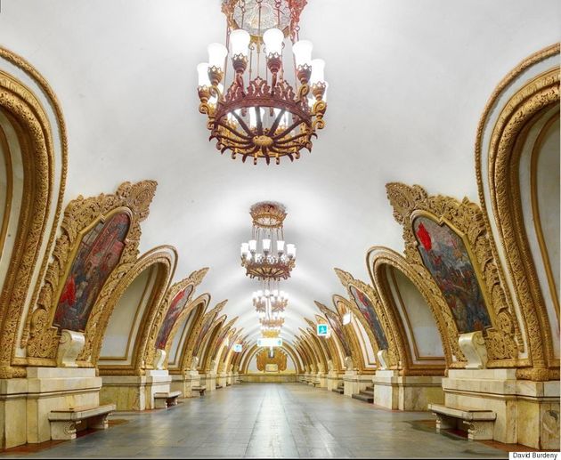 모스크바의 지하철역 내부는 그 자체로 하나의 예술이다(사진)