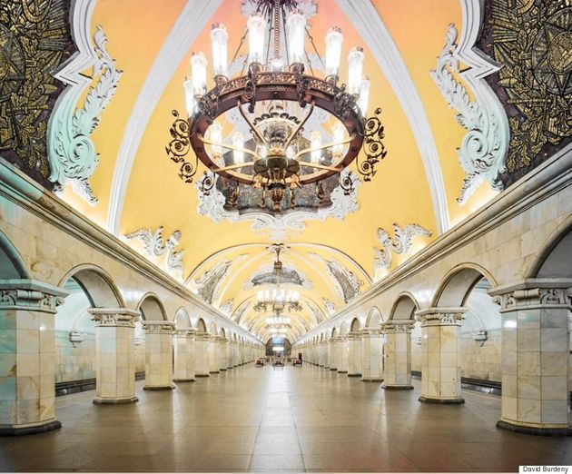 모스크바의 지하철역 내부는 그 자체로 하나의 예술이다(사진)