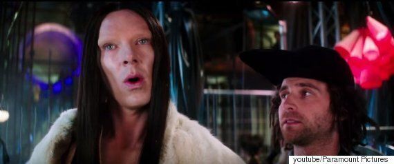 ‘쥬랜더2' 예고편에서 볼 수 있는 베네딕트 컴버배치의 여장(동영상)