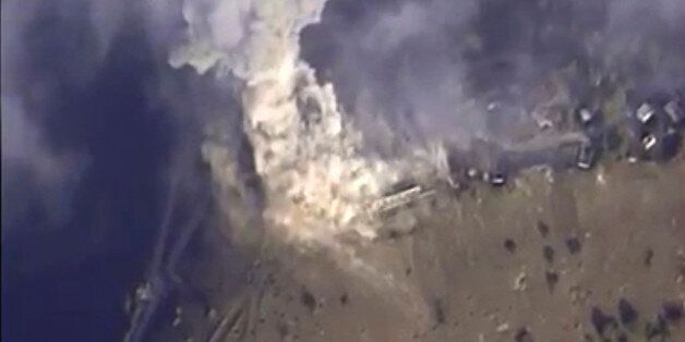 지난 11월 2일 러시아 국방부 홈페이지에 올라온 사진. 러시아 공습부대가 시리아를 타깃으로 공습을 펼치는 장면.