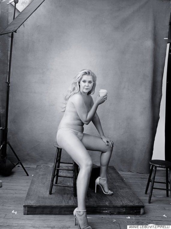 에이미 슈머의 세미누드 '피렐리 달력' 화보