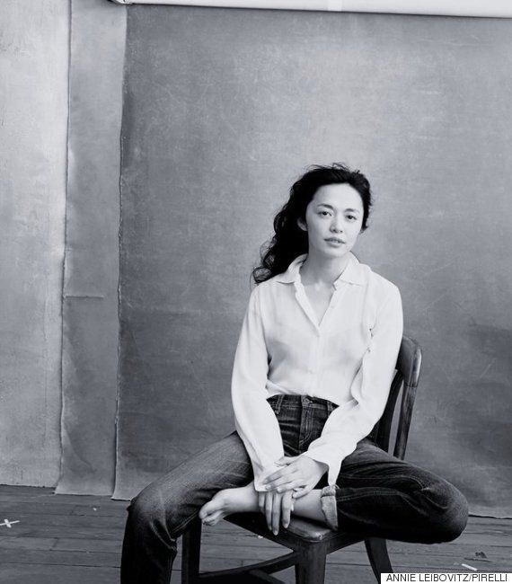 에이미 슈머의 세미누드 '피렐리 달력' 화보