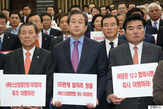 김무성, '쟁점법안' 직권상정에 대해 뒤늦게 '삼권분립'을 언급하다