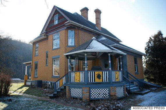 영화 '양들의 침묵' 속 2층집이 매물로 나왔다