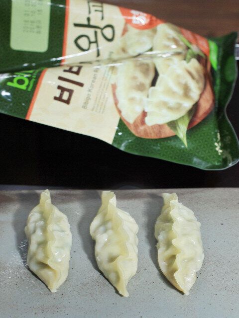 냉동왕교자만두 5개 제품을 비교 시식했다