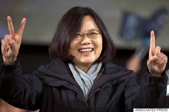 외국 유명인에게 기자들은 정말 '김치를 좋아하냐'고 물어볼까?