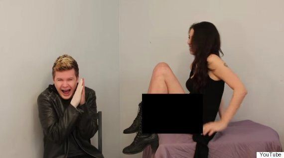 게이 남자들이 처음으로 여자 성기를 만졌다(동영상)