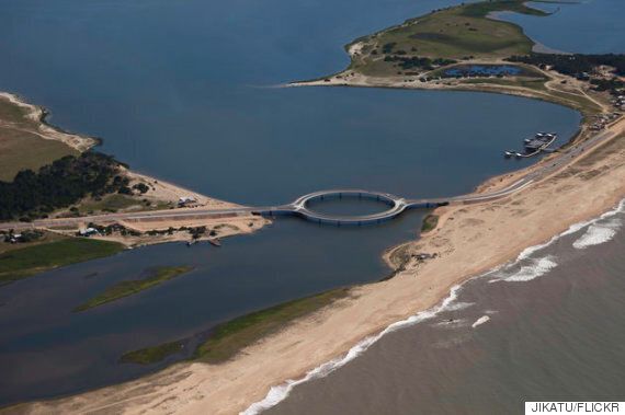 우루과이는 운전자를 위해 원형다리를 만들었다(사진 6장)