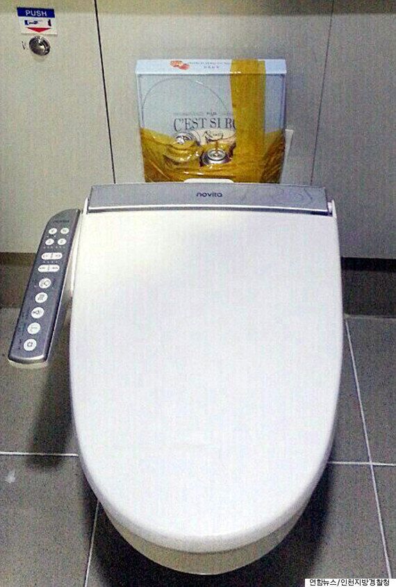 경찰, '인천공항 폭발물 의심물체' 화장실에서 지문 채취