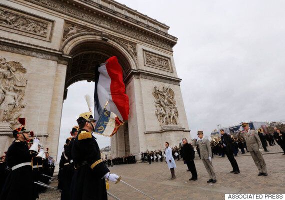 라울 카스트로, 쿠바 정상으로 21년 만에 프랑스 방문했다