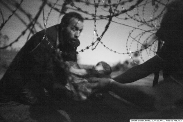 2016 세계 보도사진상을 수상한 17장의 파워풀한 사진(화보)