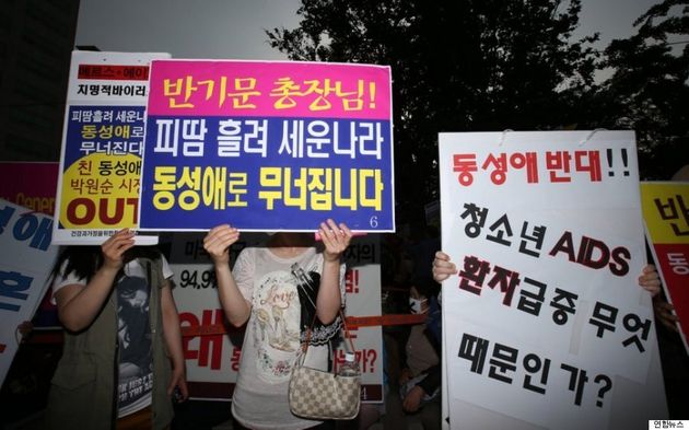 [허핑턴포스트 인터뷰] 경제학 교수 리 배지트는 동성결혼 법제화는 국가 경제에 좋은 영향을 미친다고 말한다