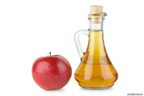 이 간단한 방식으로 싱크대 물때를 몇 초 만에 제거할 수 있다(영상)