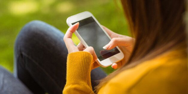 항상 휴대폰을 들여다 보고 있으면 당신의 뇌에는 이런 일이 생긴다